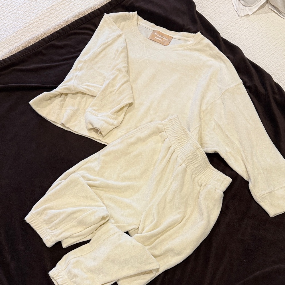Araminta James Lounge Set